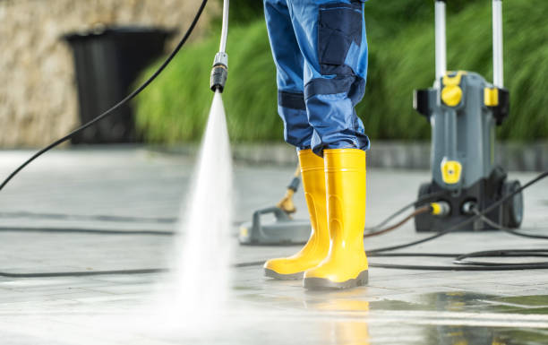 Best Deck Pressure Washing  in Smithville, MO
